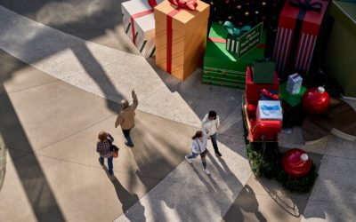 Consumer Spending Falls as Omicron Spreads